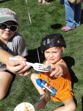 Olivia and Thalia fork fight